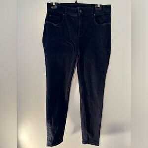Ann Taylor Dark Denim 8P Skinny Jeans.  Soft material, a little stretch